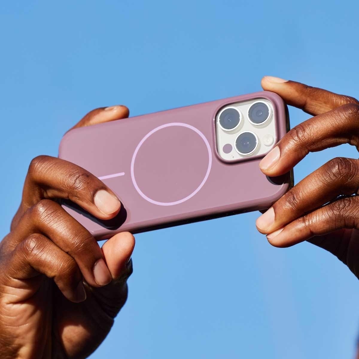 غطاء بيتس مع MagSafe