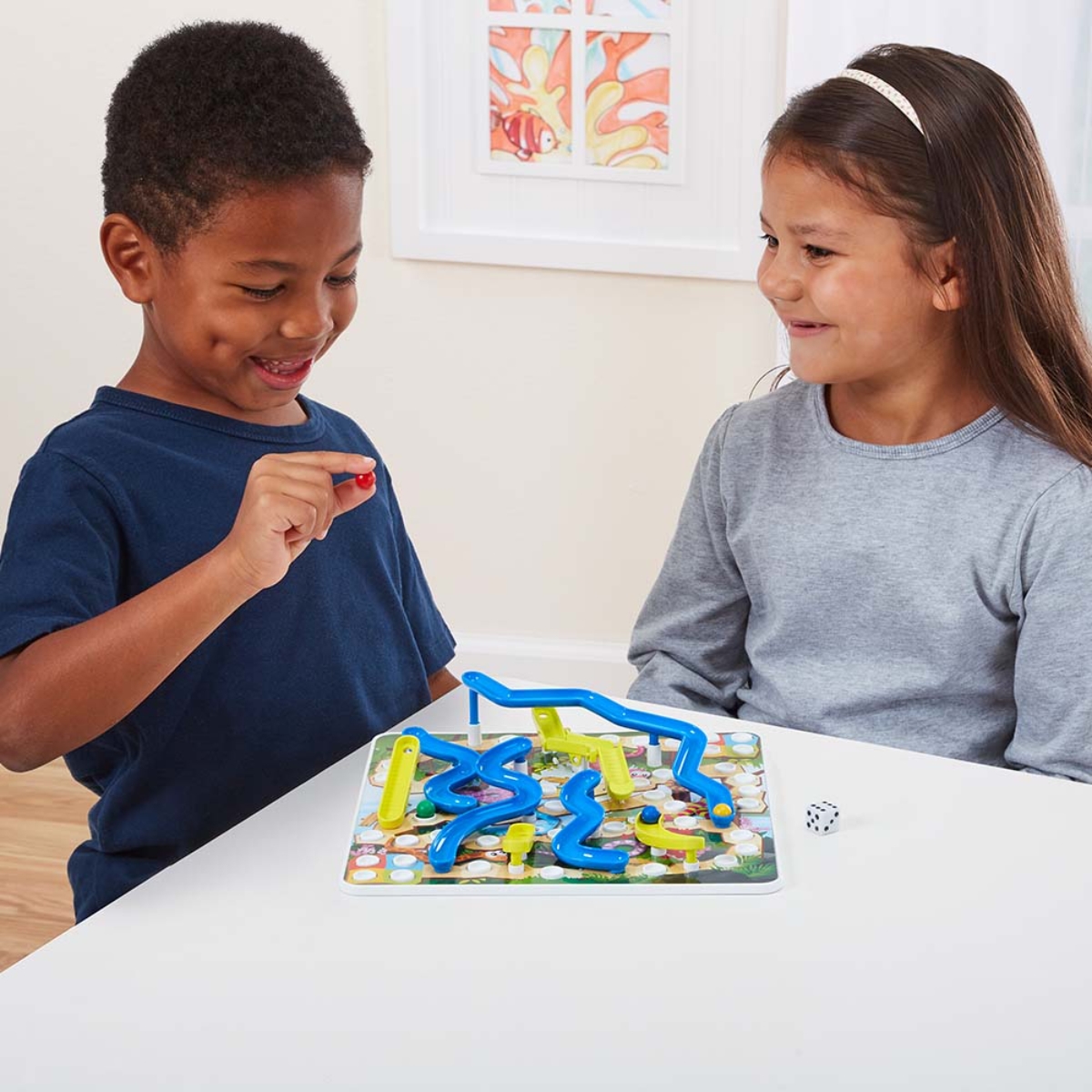 أمباسادور لعبة السلالم والثعابين ثلاثية الأبعاد للجنسين، 3-4 سنوات