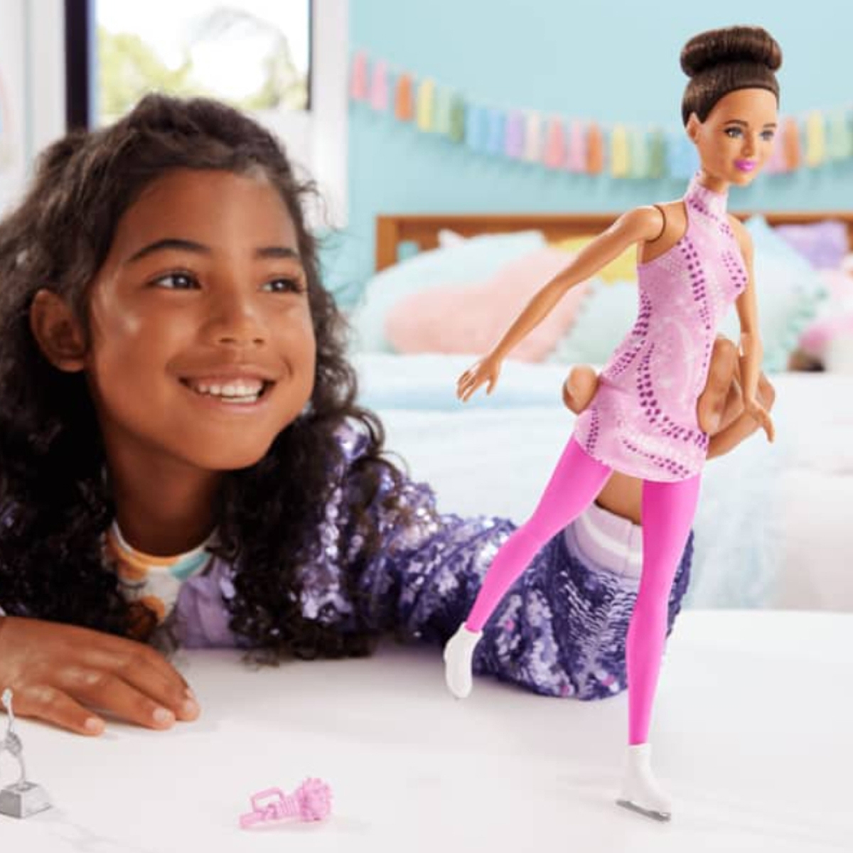 باربي دمية تزلج على الجليد بشعر بني للبنات، 3-4 سنوات