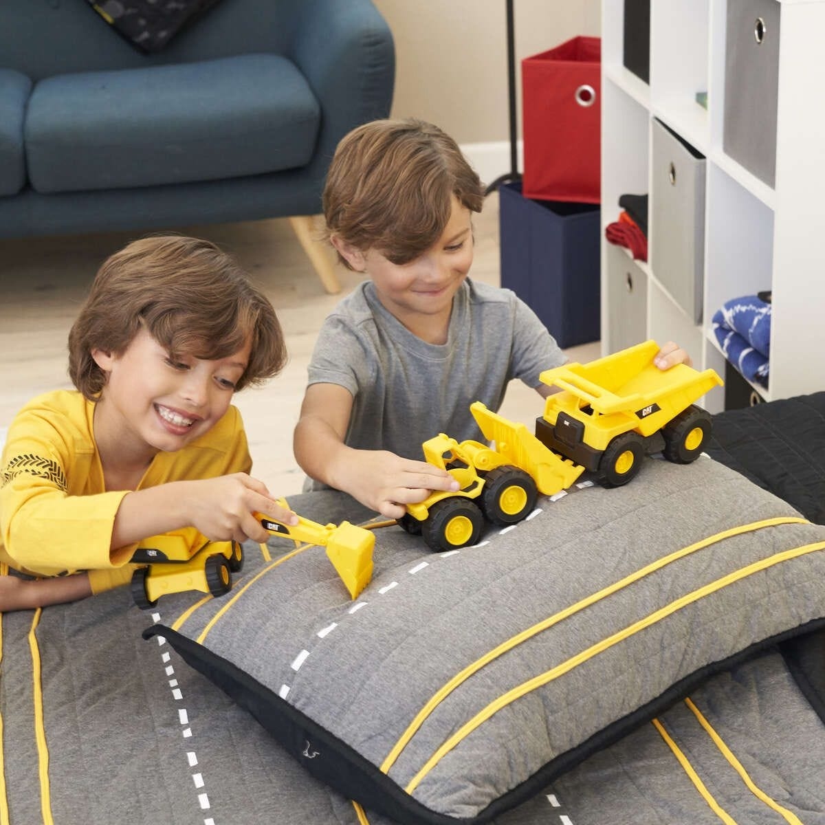 CAT Mini Crew Assorted Construction Vehicle Unisex, 3-4 Years