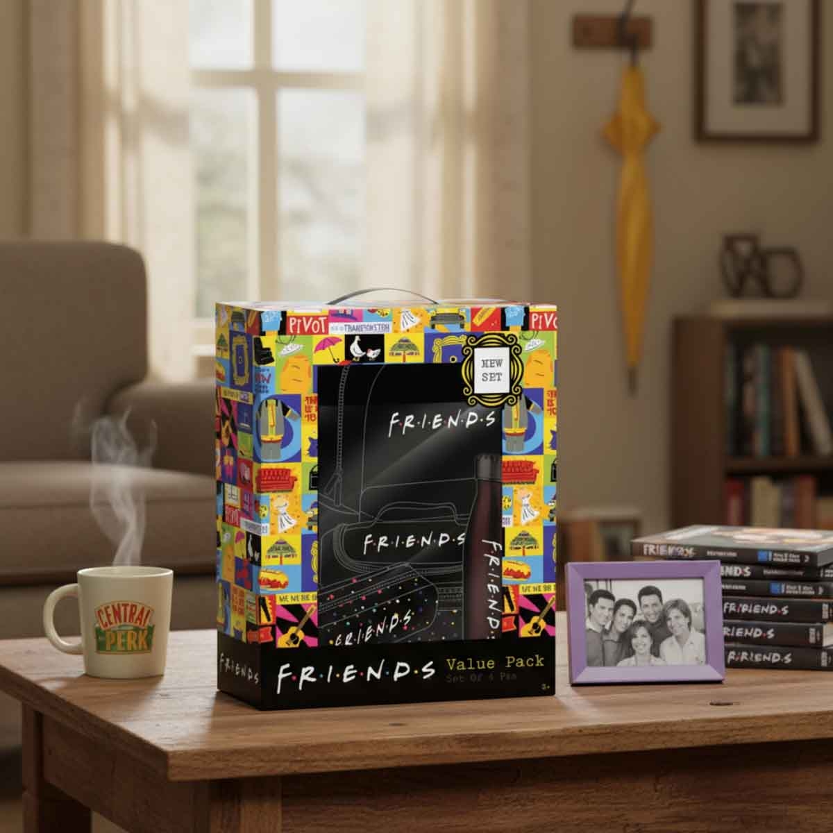 فريندز مجموعة حقيبة ظهر 4 في 1 مع حقيبة غداء وزجاجة ماء ومقلمة