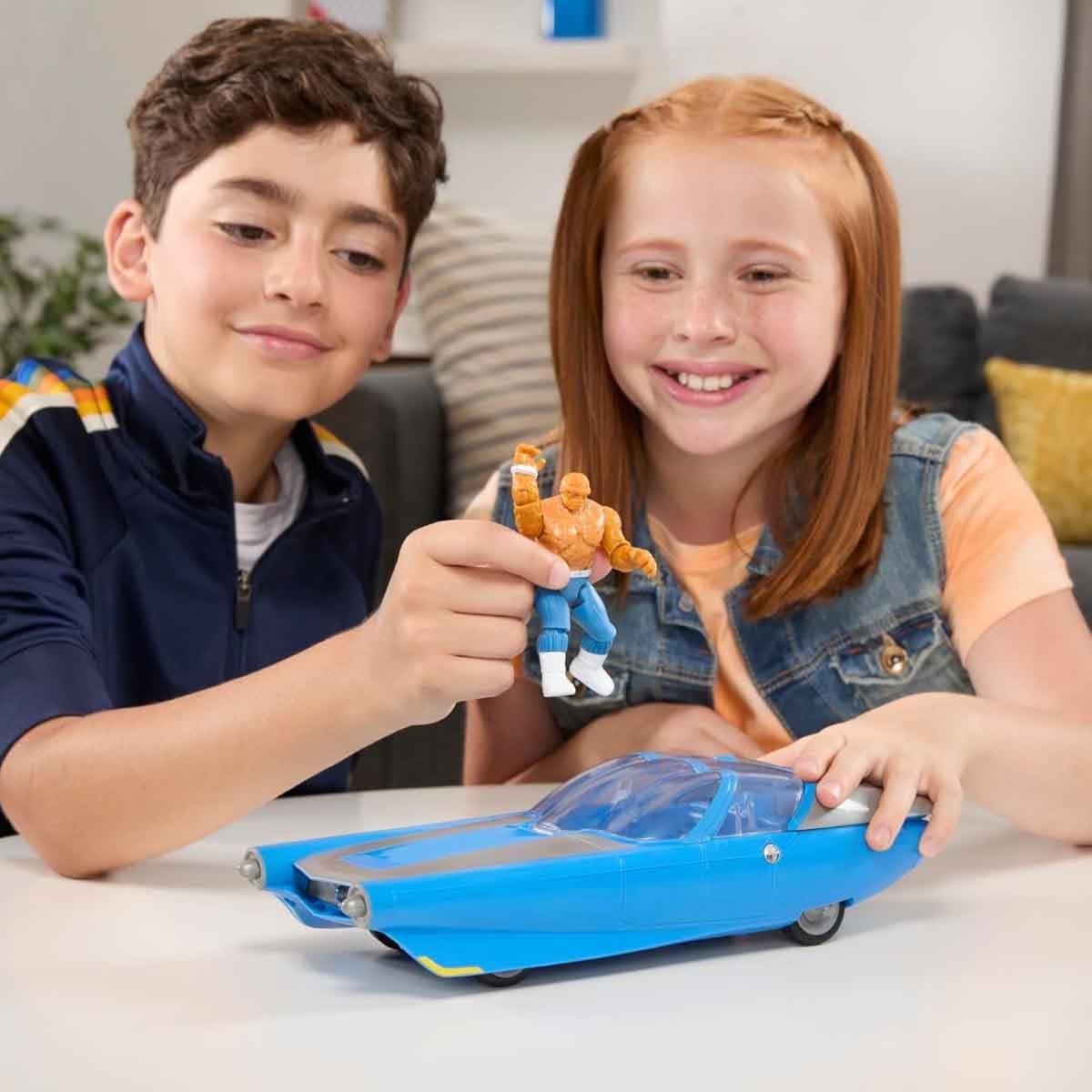 Hasbro 4 Inch Fantastic 4 Vehicle & Figure Playset Unisex, 5-7 Years