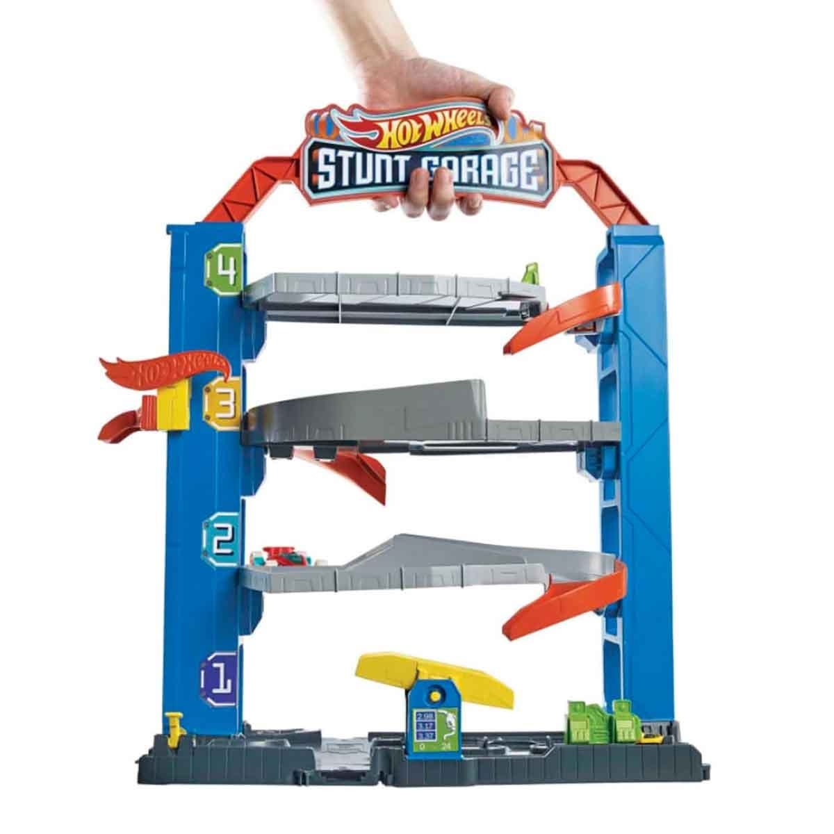 هوت ويلز مجموعة سيارة بيسك متنوعة مع طقم مضمار ستانت جراج، للجنسين، 5-7 سنوات