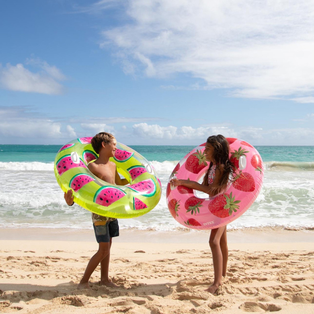 إنتكس عوامات على شكل فواكه استوائية، للجنسين، من عمر 8 إلى 10 سنوات