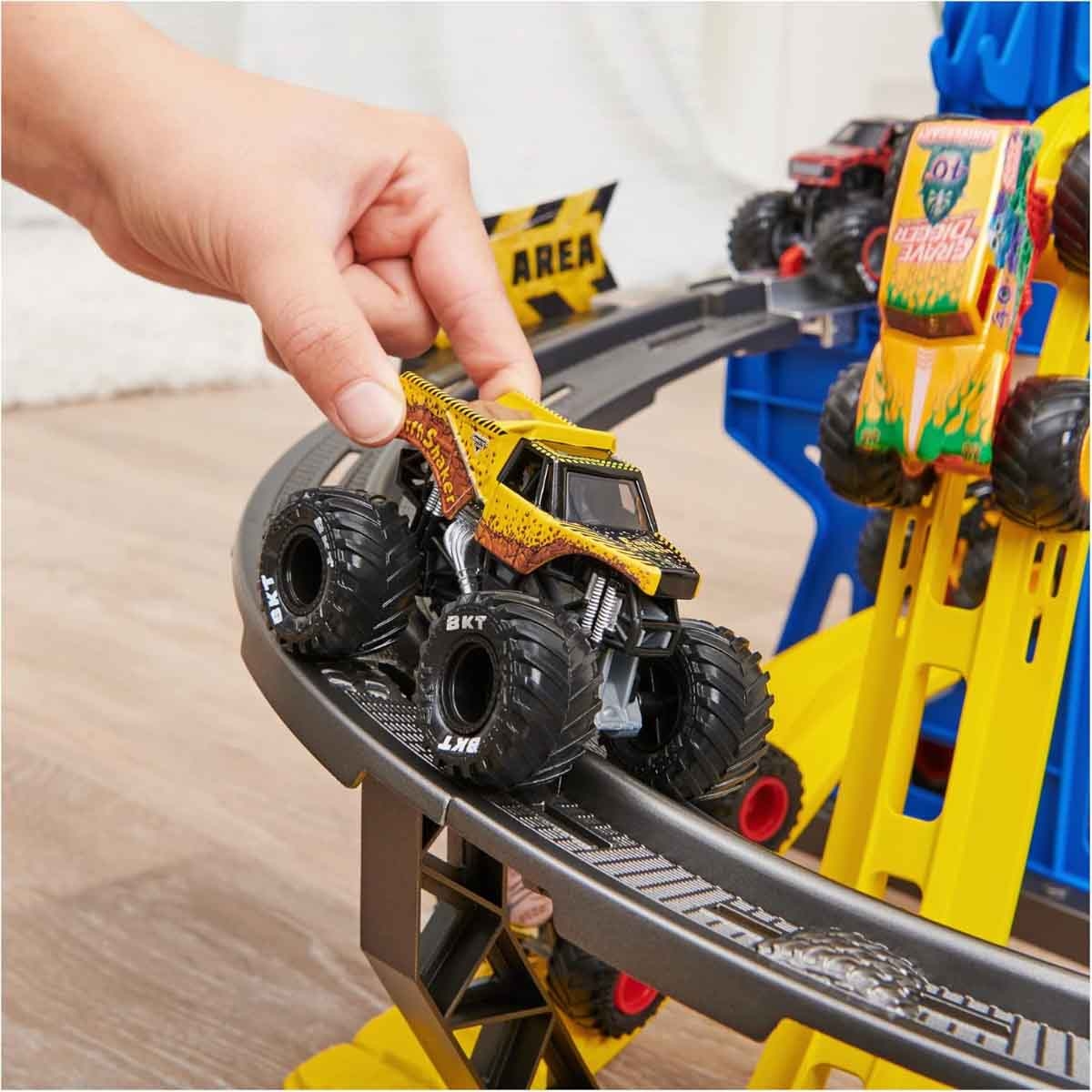 Monster Jam 1:64 Monster Garage Playset Unisex, 3-4 Years