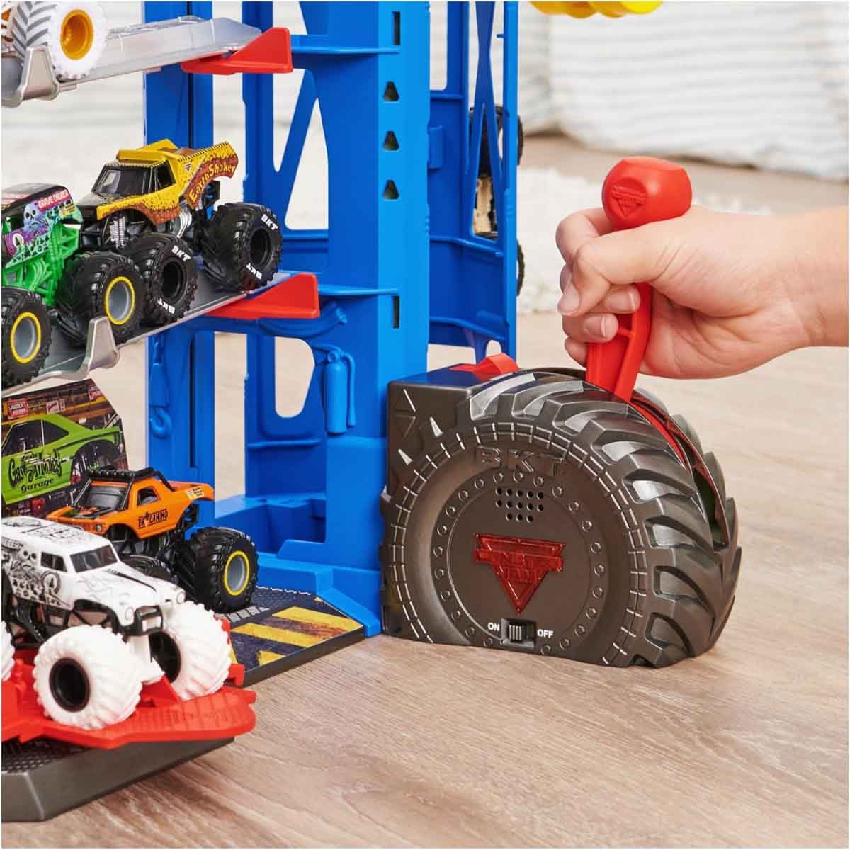 Monster Jam 1:64 Monster Garage Playset Unisex, 3-4 Years
