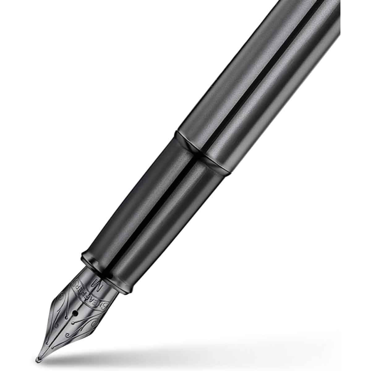 شيفر قلم 100 أيونيك مع لمسات ذهبية PVD ريشة متوسطة