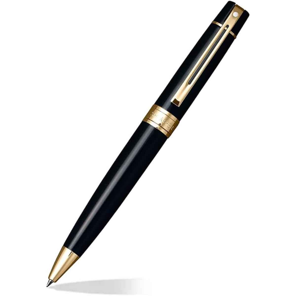 شيفر طقم هدية قلم 300 أسود لامع مع لمسات ذهبية حبر جاف مع دفتر A5