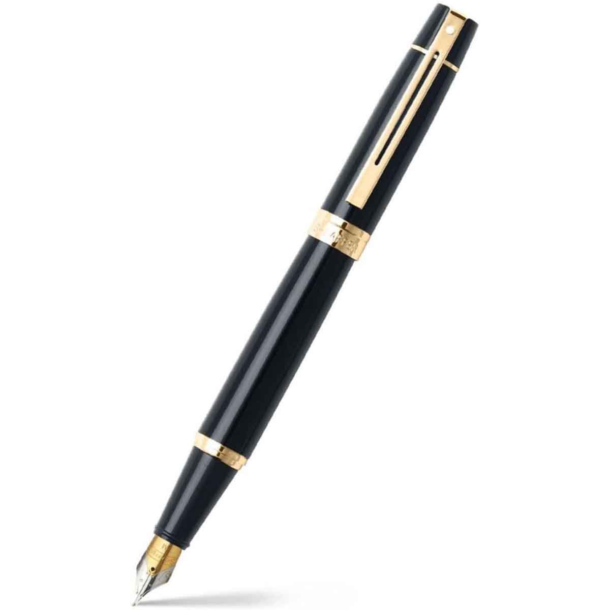 شيفر قلم 300 أسود لامع مع لمسات ذهبية ريشة متوسطة