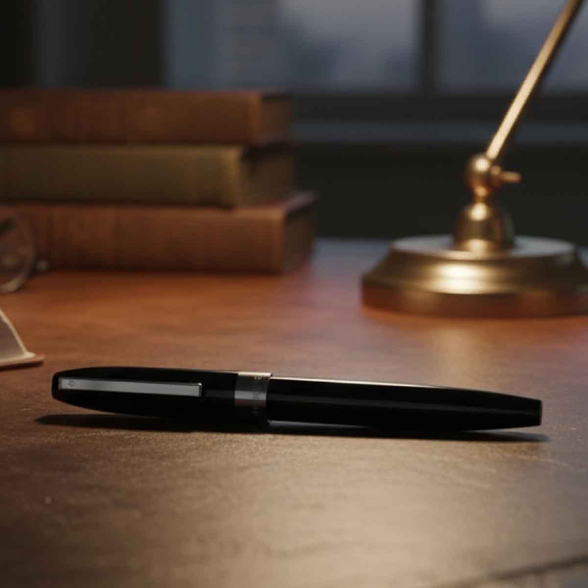 شيفر قلم ليغاسي 9064 أسود مع لمسات كروم حبر سائل