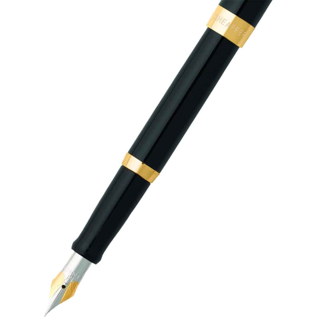 شيفر قلم ساغاريس E9471 أسود لامع مع لمسات ذهبية ريشة متوسطة