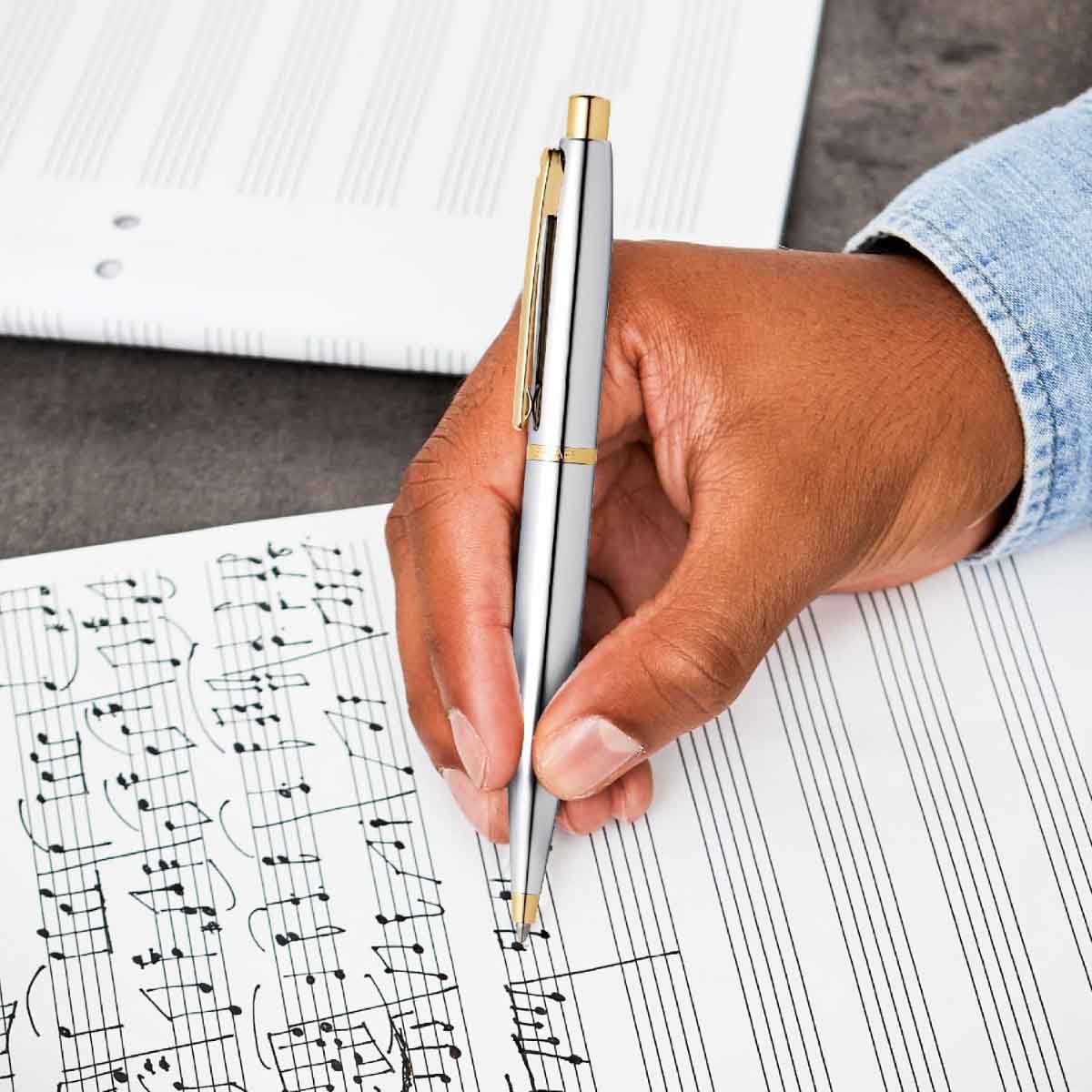 شيفر قلم في إف إم E9422 كروم مصقول مع لمسات ذهبية PVD حبر جاف