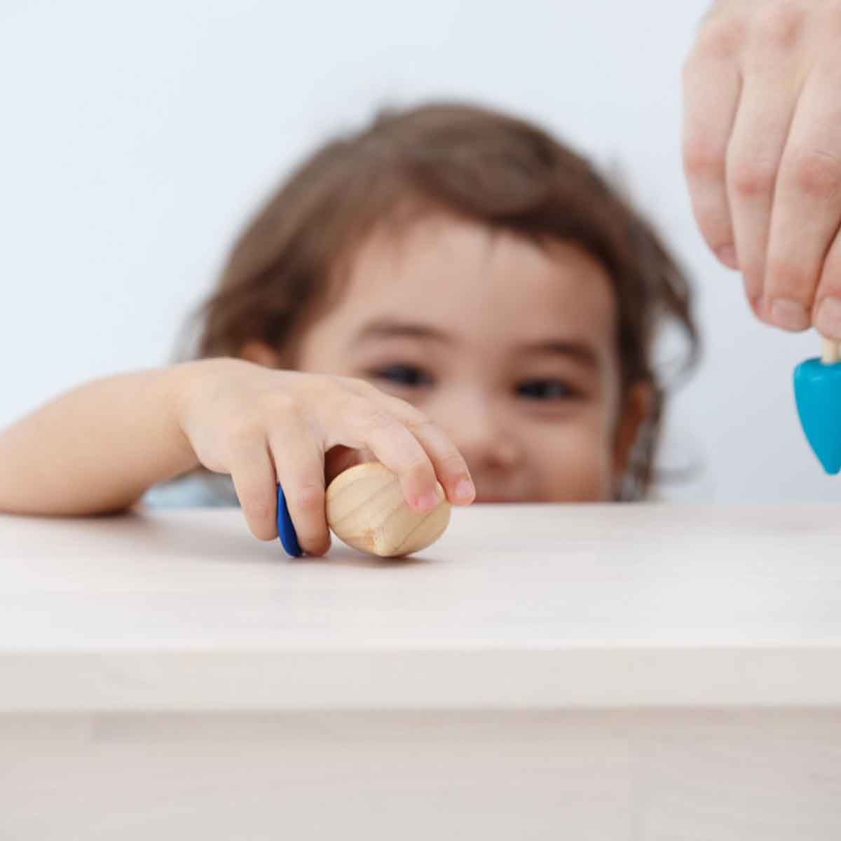 بلان تويز لعبة دوّامات خشبية، للجنسين، من عمر 3 إلى 4 سنوات