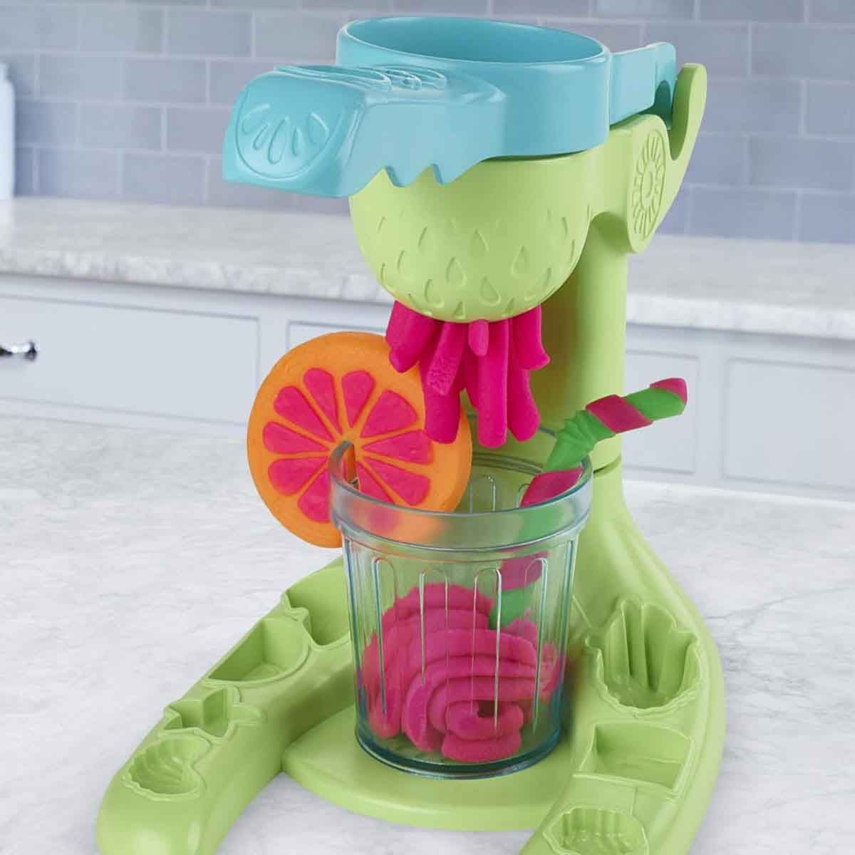 Play-Doh Kitchen Creations Foodie Favorites Juice Squeezin' Playset Unisex, 3-4 Years