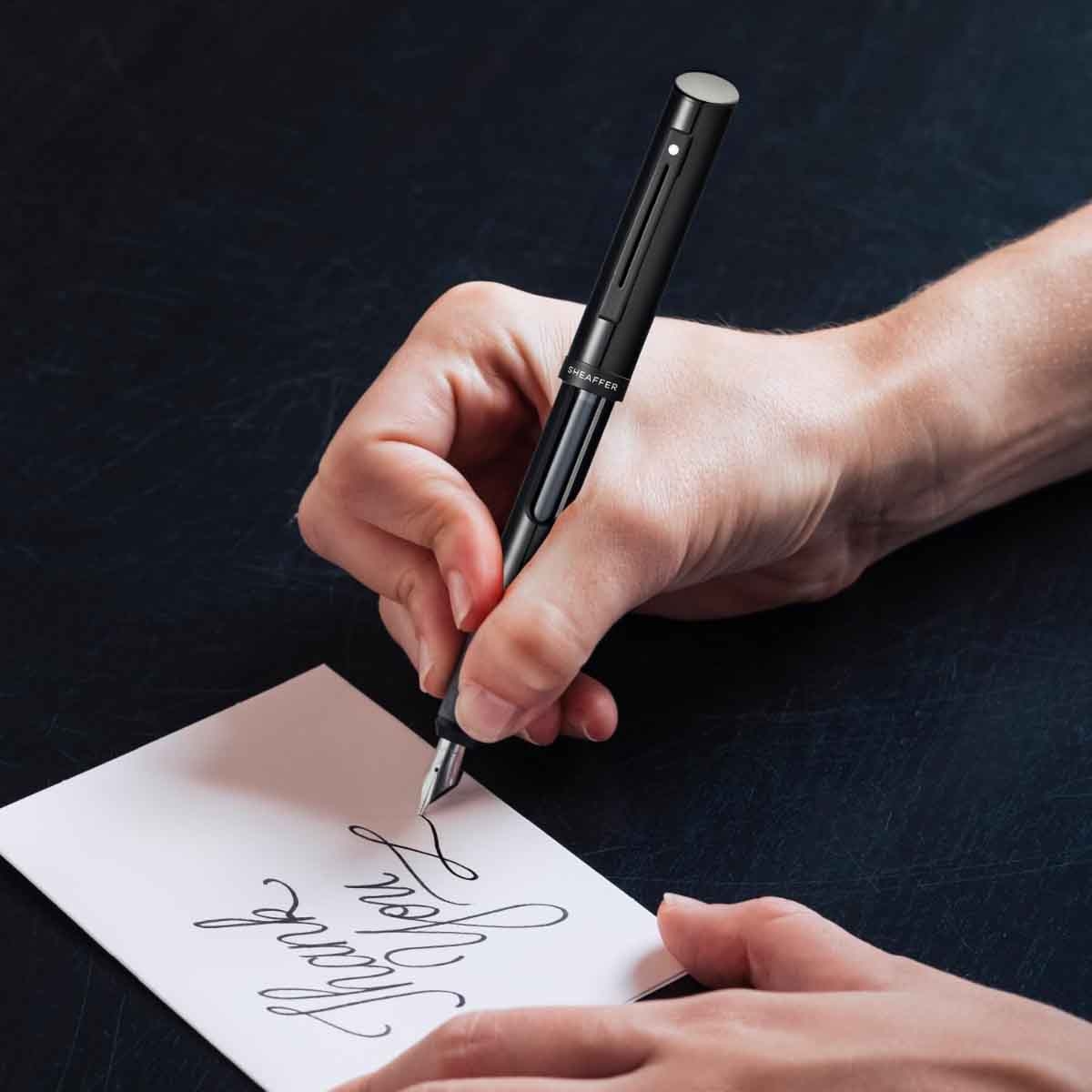 شيفر قلم كاليغرافي أسود ريشة متوسطة