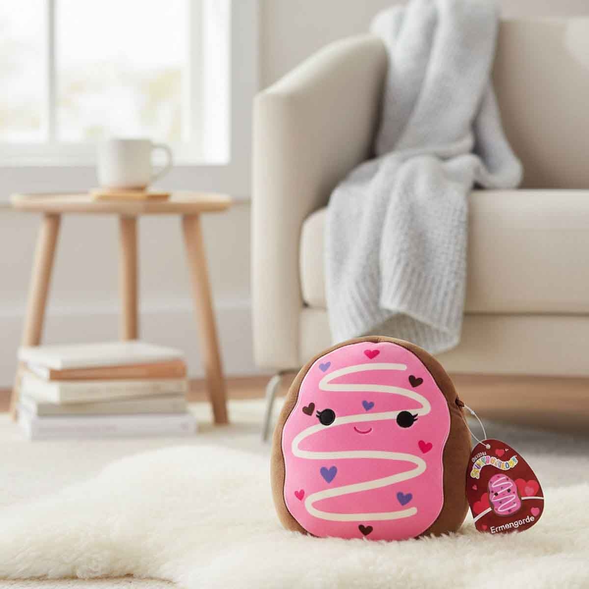 Squishmallows 7.5″ Ermengarde - Chocolate Donut with Pink Frosting and Heart Sprinkles Little Plush Toy Unisex, 3-4 Years