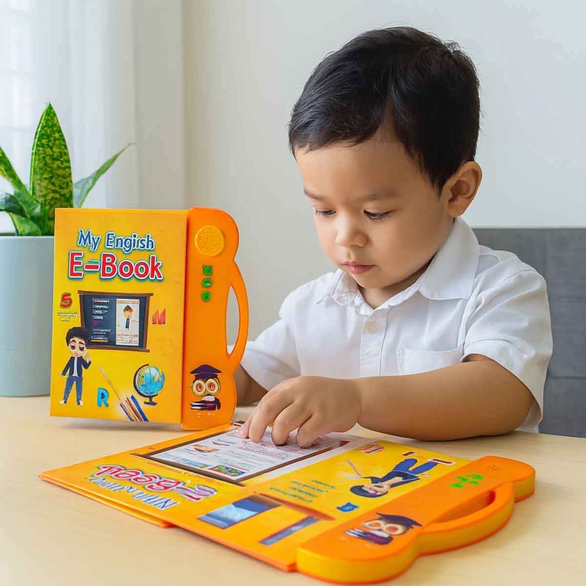 سندس مجموعة كتاب السعادة الإنجليزي غلاف مقوى مع بساط حروف إنجليزي ولوجو الحروف الإنجليزية