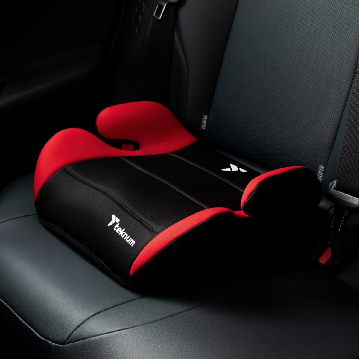 تيكنوم مقعد سيارة بوستر بلوتو 4 باللون الأحمر للجنسين من عمر 5 إلى 7 سنوات