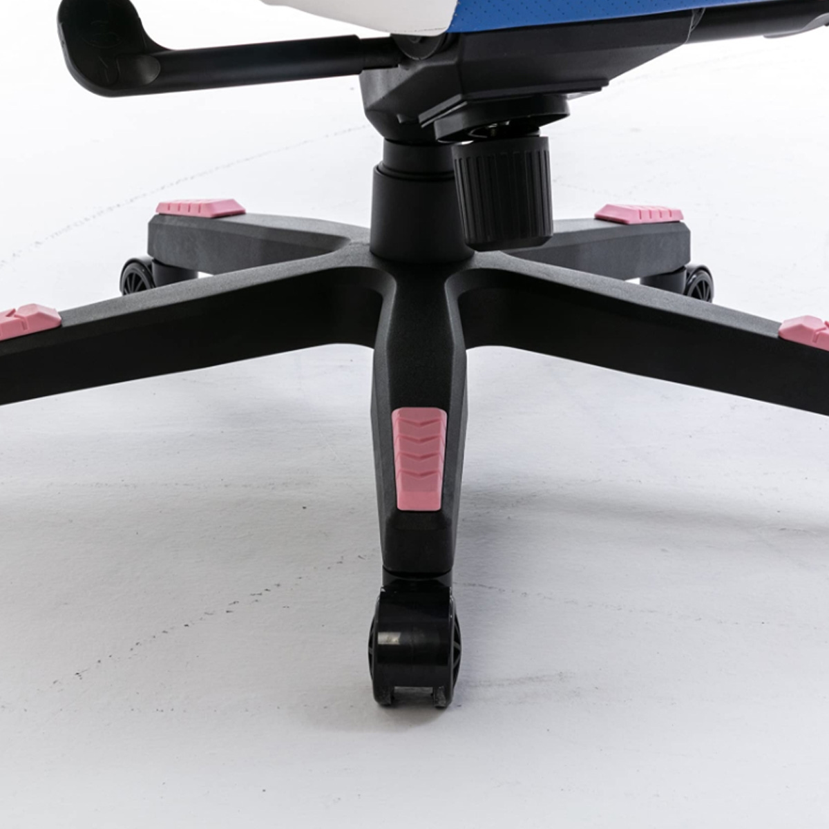 ThreeSixNine Pink/White Adjustable K4 Gaming Chair