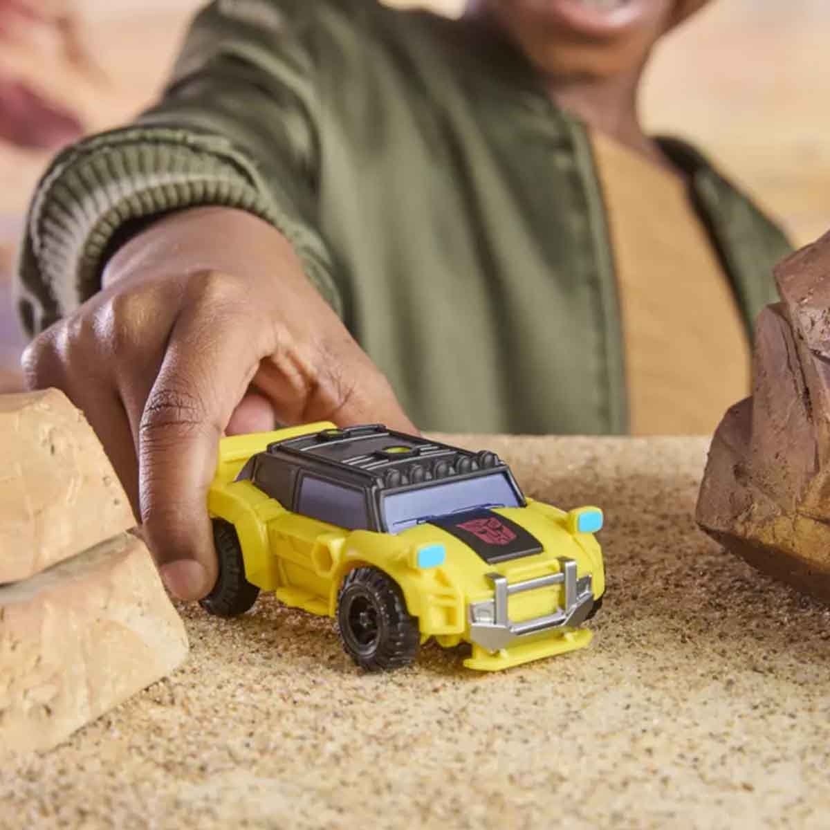 ترانسفورمرز بامبل بي سايبر وورلد شخصية أكشن للجنسين من عمر 3-4 سنوات